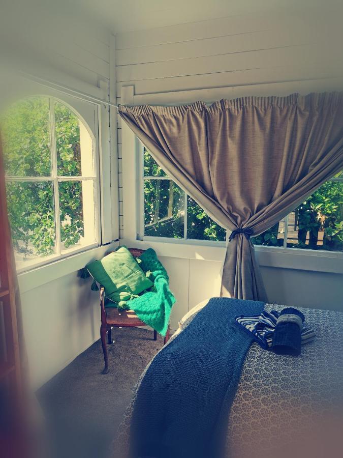 Brony'S Beachfront-Short And Long Term Stays Porirua Luaran gambar