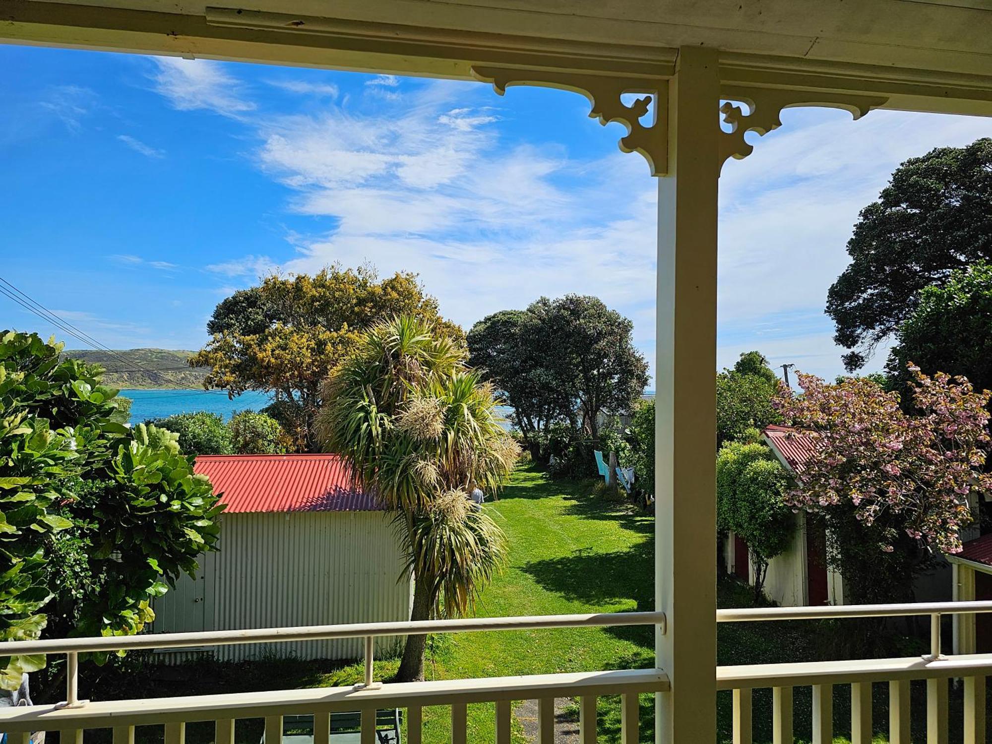 Brony'S Beachfront-Short And Long Term Stays Porirua Luaran gambar