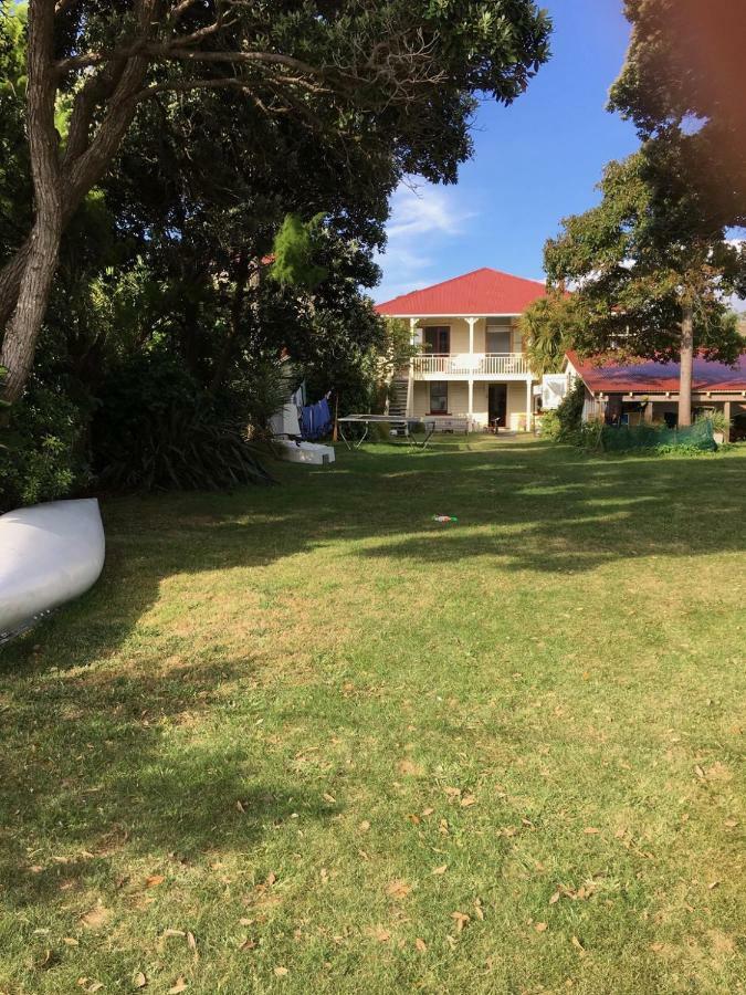 Brony'S Beachfront-Short And Long Term Stays Porirua Luaran gambar
