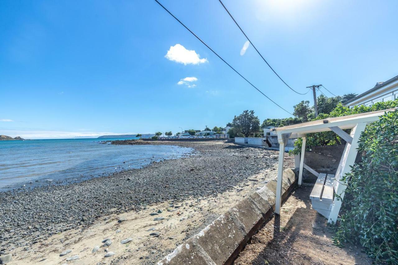 Brony'S Beachfront-Short And Long Term Stays Porirua Luaran gambar